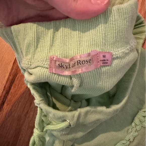 embroidered shorts - Picture 2 of 2